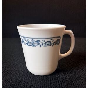 Vintage Corning Corelle “Old Town Blue” Mug – Pyrex Milk Glass – 1970s Corelle L
